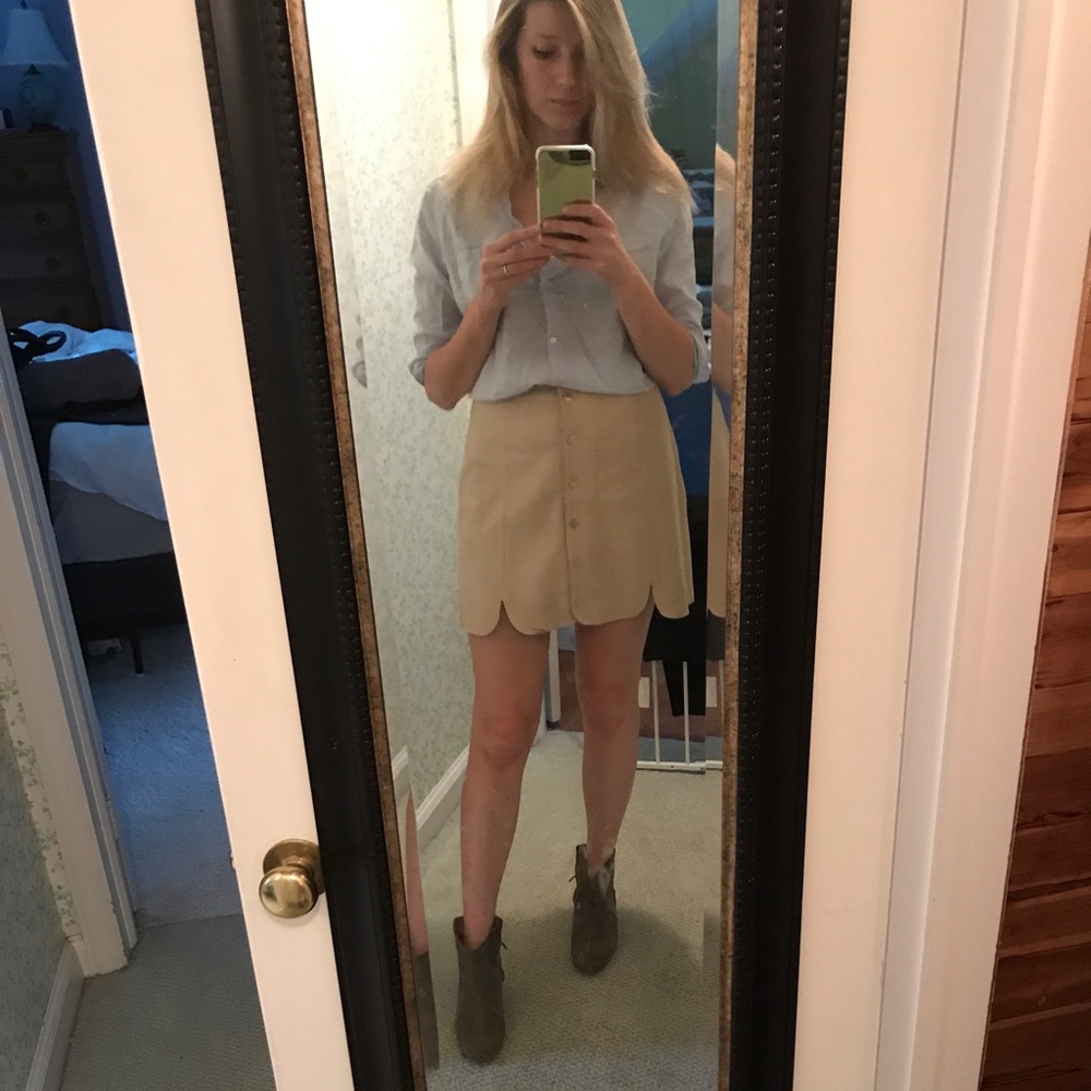&Other stories Suede Skirt size 8 scalloped hem